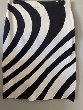 Zebra print stretch black and white skirt